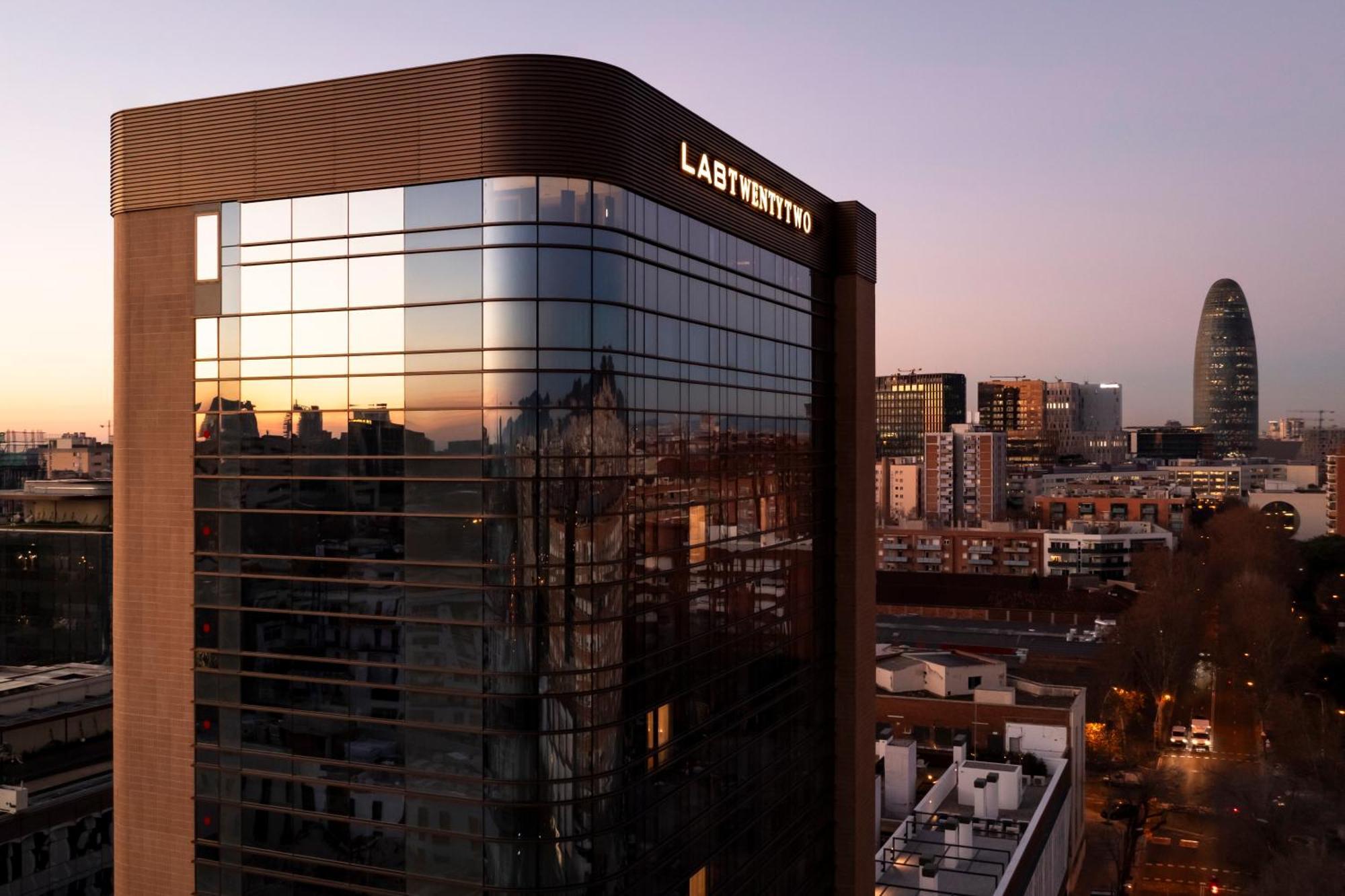 Labtwentytwo Barcelona, A Tribute Portfolio Hotel By Marriott Exterior photo